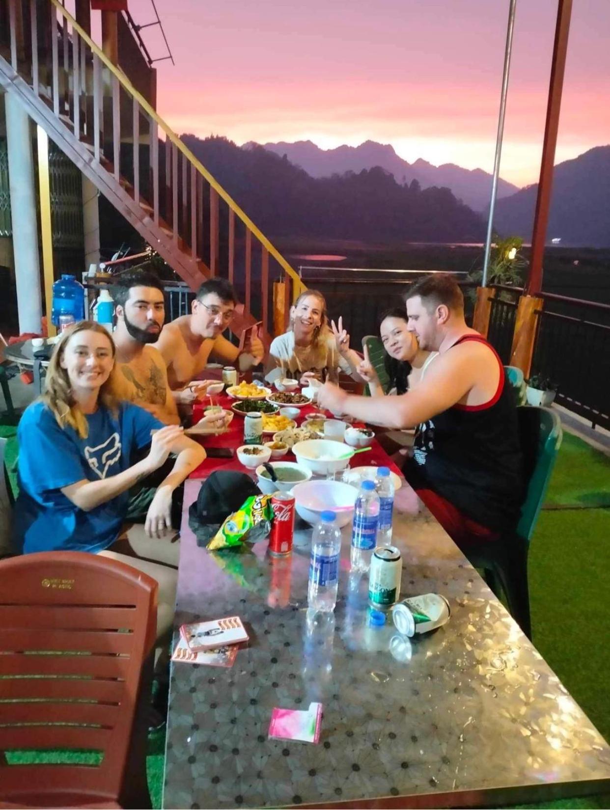 Ba Be Homestay - Nha Nghi Tran Thuc バックカン エクステリア 写真